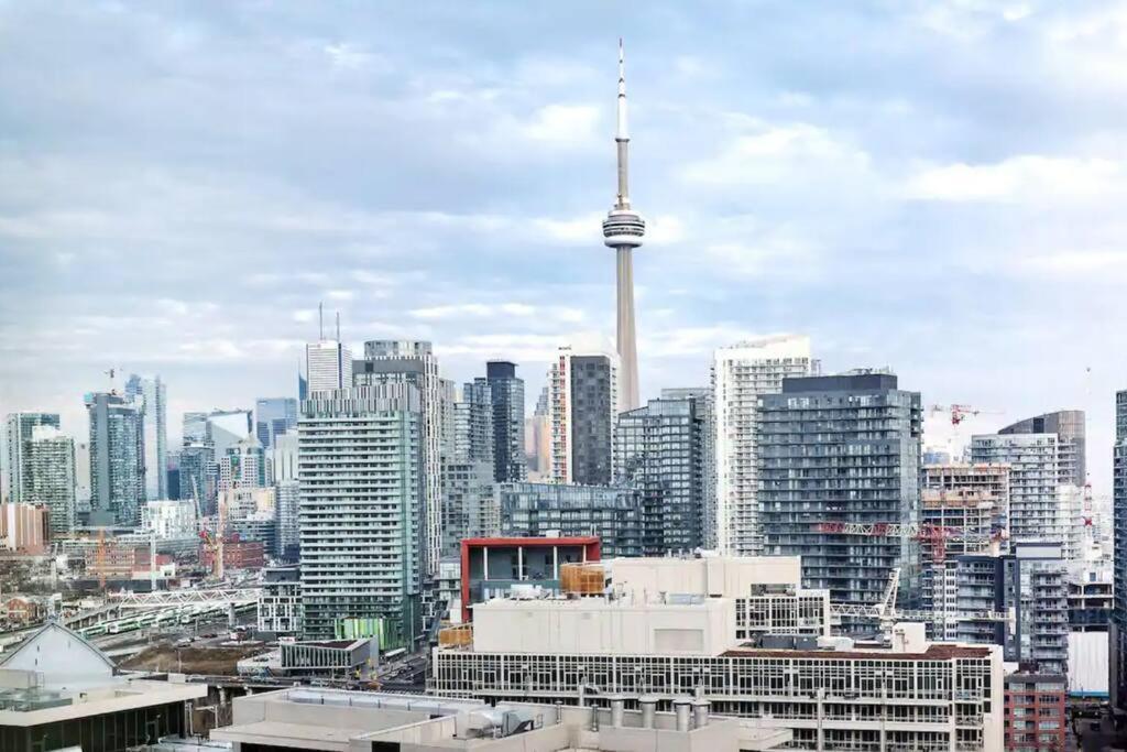 Cozy Studio Apartment Cn Tower Lake Views Toronto Exteriör bild